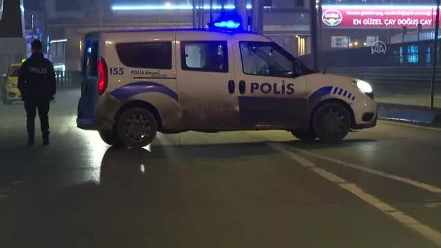 Son dakika haberleri... Esenyurt'ta silahlı kavga: 4 yaralı Son dakika haberleri... Esenyurt'ta silahlı kavga: 4 yaralı