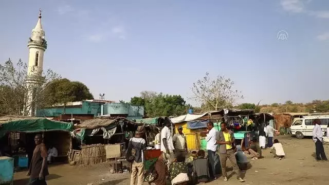 Etiyopya-Sudan gerginliğine rağmen sınırdaki kentlerde hayat normal seyrinde devam ediyor Etiyopya-Sudan gerginliğine rağmen sınırdaki kentlerde hayat normal seyrinde devam ediyor