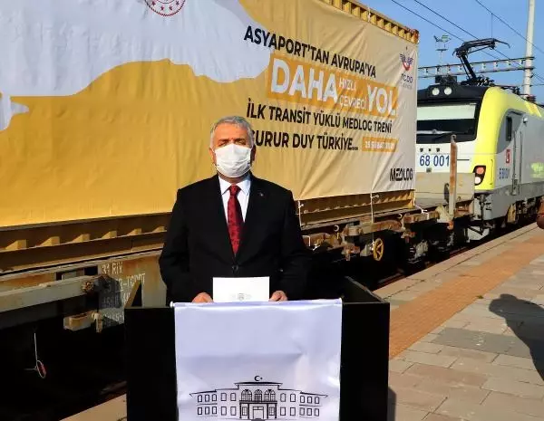 Fildişi Sahili'nden gemiyle getirilen yük Tekirdağ'dan trenle Avrupa'ya gönderildi Fildişi Sahili'nden gemiyle getirilen yük Tekirdağ'dan trenle Avrupa'ya gönderildi