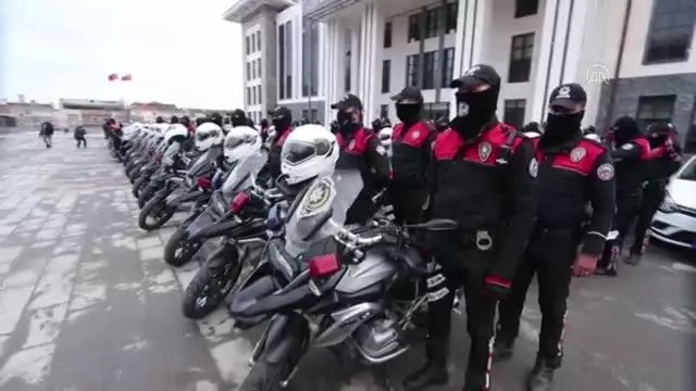 Son dakika! Gaziosmanpaşa'daki asayiş uygulamasında 1447 kişinin GBT sorgulaması yapıldı Son dakika! Gaziosmanpaşa'daki asayiş uygulamasında 1447 kişinin GBT sorgulaması yapıldı
