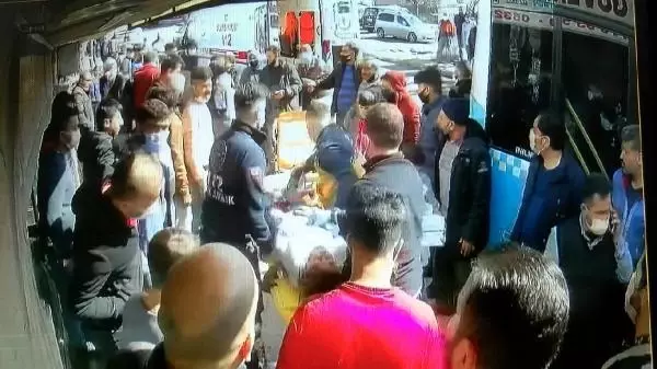 Halk otobüsünün çarptığı çocuk ağır yaralandı Halk otobüsünün çarptığı çocuk ağır yaralandı