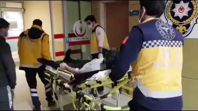 İki ayrı trafik kazasında 2 kişi yaralandı İki ayrı trafik kazasında 2 kişi yaralandı