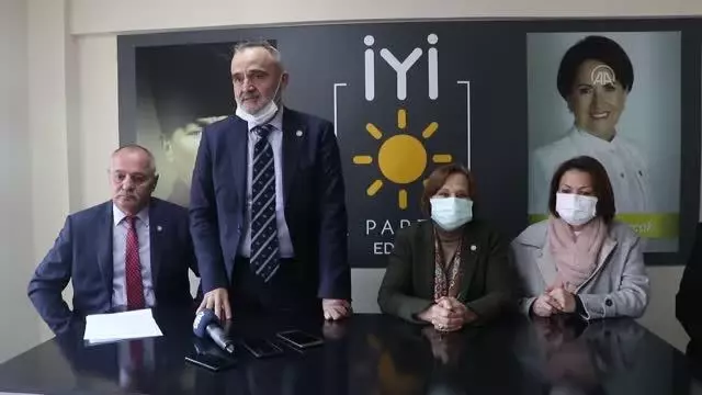 İYİ Parti Genel Merkezinden gelen heyet Edirne'de STK temsilcileri ve esnafla görüşecek İYİ Parti Genel Merkezinden gelen heyet Edirne'de STK temsilcileri ve esnafla görüşecek