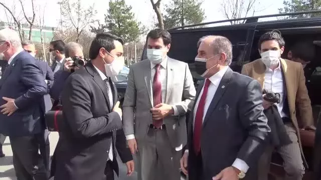 İYİ Parti Grup Başkanvekili Dervişoğlu, partililerle ve esnafla görüştü İYİ Parti Grup Başkanvekili Dervişoğlu, partililerle ve esnafla görüştü