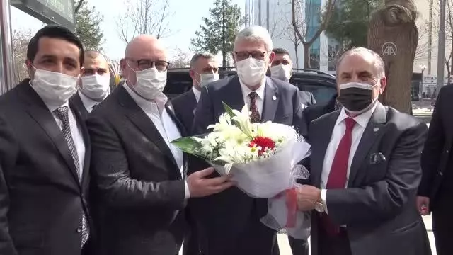 İYİ Parti Grup Başkanvekili Dervişoğlu, partililerle ve esnafla görüştü İYİ Parti Grup Başkanvekili Dervişoğlu, partililerle ve esnafla görüştü