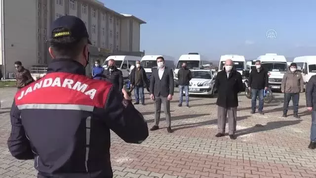 Jandarmadan servis şoförlerine trafik güvenliği semineri Jandarmadan servis şoförlerine trafik güvenliği semineri