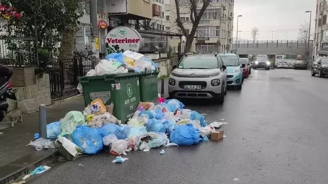 Maltepe Belediyesindeki işçilerin grevi 3. gününde Maltepe Belediyesindeki işçilerin grevi 3. gününde