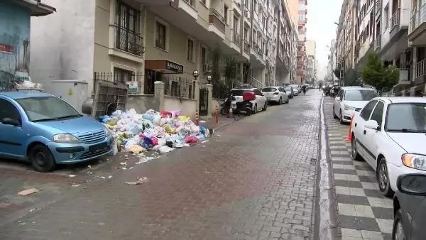 Maltepe'de sokaklarında çöp dağları Maltepe'de sokaklarında çöp dağları