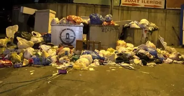 Maltepe'de sokaklarında çöp dağları Maltepe'de sokaklarında çöp dağları