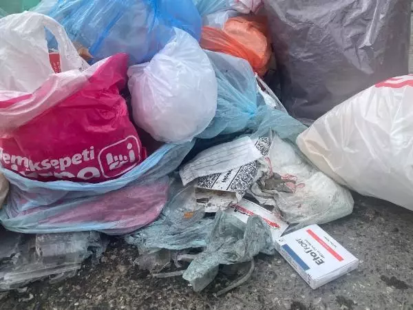 Son dakika haber: Maltepe'deki çöp yığınlarındaki tıbbi atıklarda koronavirüs uyarısı... Son dakika haber: Maltepe'deki çöp yığınlarındaki tıbbi atıklarda koronavirüs uyarısı...