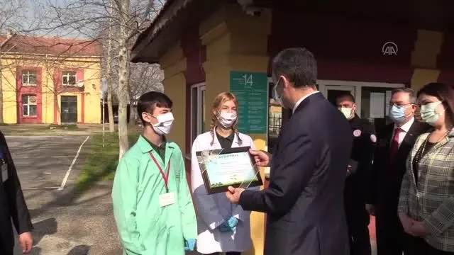 Milli Eğitim Bakanı Selçuk: 'Sağlık anlamında riske girmeden okullarımızı peyderpey açma kararlılığımız devam ediyor' Milli Eğitim Bakanı Selçuk: 'Sağlık anlamında riske girmeden okullarımızı peyderpey açma kararlılığımız devam ediyor'