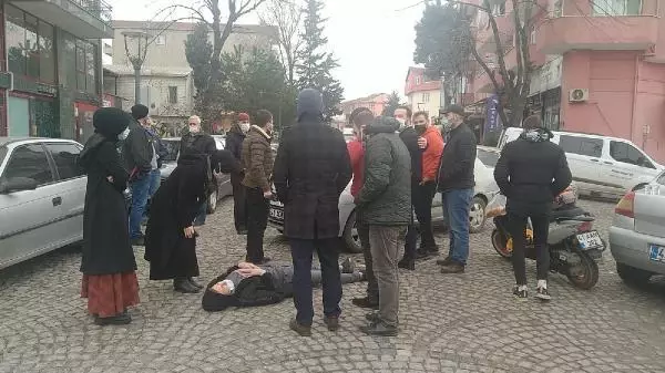 Motosiklet ve otomobilin çarpıştığı kaza, güvenlik kamerasında Motosiklet ve otomobilin çarpıştığı kaza, güvenlik kamerasında
