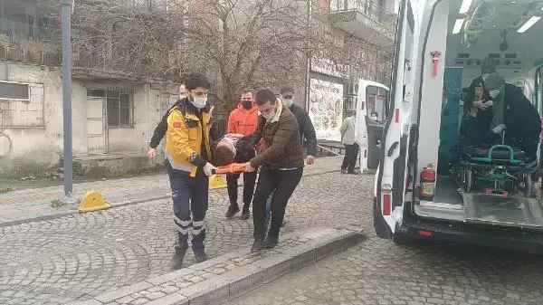 Motosiklet ve otomobilin çarpıştığı kaza, güvenlik kamerasında Motosiklet ve otomobilin çarpıştığı kaza, güvenlik kamerasında
