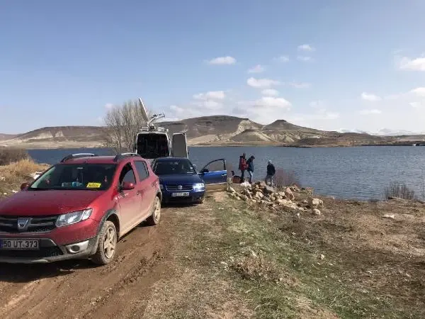 Son dakika: 9 yıl önce kaybolan 2 kişi için Bayramhacılı Baraj Gölü'nde arama çalışması başlatıldı Son dakika: 9 yıl önce kaybolan 2 kişi için Bayramhacılı Baraj Gölü'nde arama çalışması başlatıldı