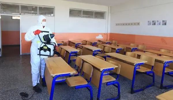 Pamukkale'deki okullar dezenfekte edildi Pamukkale'deki okullar dezenfekte edildi