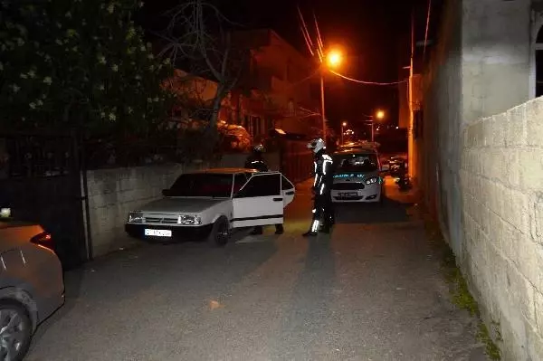 Son dakika haber! Polisin 'dur' ihtarına uymayan sürücü, otomobili bırakıp, kaçtı Son dakika haber! Polisin 'dur' ihtarına uymayan sürücü, otomobili bırakıp, kaçtı
