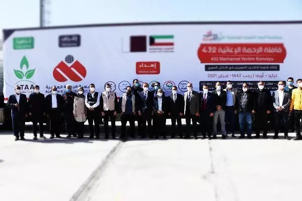 ŞANLIURFA - Barış Pınarı Harekatı bölgesine 28 tır insani yardım gönderildi ŞANLIURFA - Barış Pınarı Harekatı bölgesine 28 tır insani yardım gönderildi
