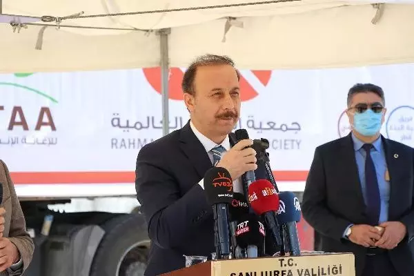 ŞANLIURFA - Barış Pınarı Harekatı bölgesine 28 tır insani yardım gönderildi ŞANLIURFA - Barış Pınarı Harekatı bölgesine 28 tır insani yardım gönderildi