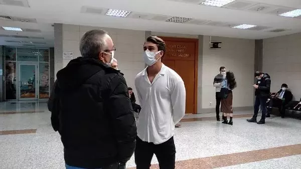 Son dakika haberi | Şişli'de saldırıya uğrayan oyuncu Onur Seyit Yaran: Silahı kafama doğrultmuştu, şikayetçiyim Son dakika haberi | Şişli'de saldırıya uğrayan oyuncu Onur Seyit Yaran: Silahı kafama doğrultmuştu, şikayetçiyim