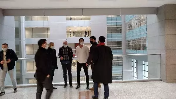 Son dakika haberi | Şişli'de saldırıya uğrayan oyuncu Onur Seyit Yaran: Silahı kafama doğrultmuştu, şikayetçiyim Son dakika haberi | Şişli'de saldırıya uğrayan oyuncu Onur Seyit Yaran: Silahı kafama doğrultmuştu, şikayetçiyim