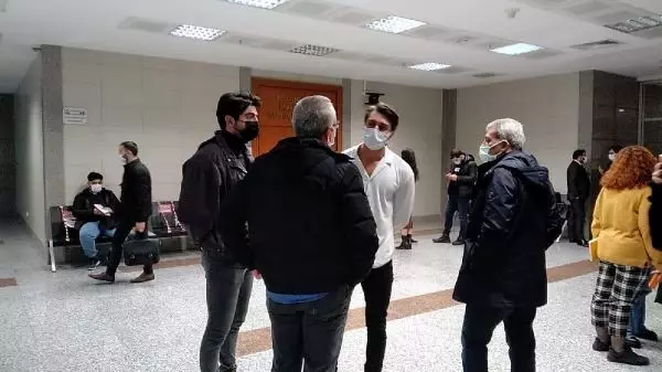 Son dakika haberi | Şişli'de saldırıya uğrayan oyuncu Onur Seyit Yaran: Silahı kafama doğrultmuştu, şikayetçiyim Son dakika haberi | Şişli'de saldırıya uğrayan oyuncu Onur Seyit Yaran: Silahı kafama doğrultmuştu, şikayetçiyim