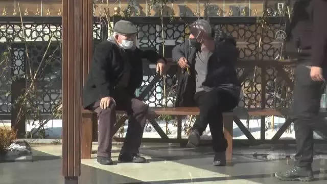 Tedbirler Güneydoğu'da Kovid-19 vaka sayısını düşürdü Tedbirler Güneydoğu'da Kovid-19 vaka sayısını düşürdü