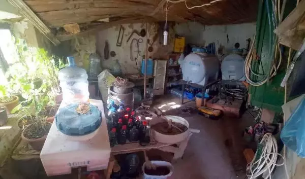 Tekirdağ'da 1150 litre sahte içki ele geçirildi: 1 gözaltı Tekirdağ'da 1150 litre sahte içki ele geçirildi: 1 gözaltı
