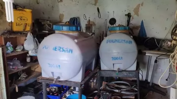 Tekirdağ'da 1150 litre sahte içki ele geçirildi: 1 gözaltı Tekirdağ'da 1150 litre sahte içki ele geçirildi: 1 gözaltı