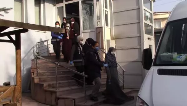 Terör örgütü propagandası iddiasıyla gözaltına alınan 5 kadın serbest bırakıldı Terör örgütü propagandası iddiasıyla gözaltına alınan 5 kadın serbest bırakıldı