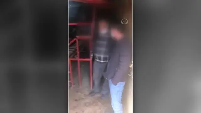 Son Dakika | Tribün ve ring kurulan salonda horoz dövüştüren 34 kişiye para cezası Son Dakika | Tribün ve ring kurulan salonda horoz dövüştüren 34 kişiye para cezası