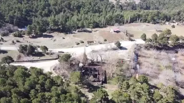 3 kişinin hayatını kaybettiği restoran yangınına ilişkin iş yeri bekçisi gözaltına alındı 3 kişinin hayatını kaybettiği restoran yangınına ilişkin iş yeri bekçisi gözaltına alındı