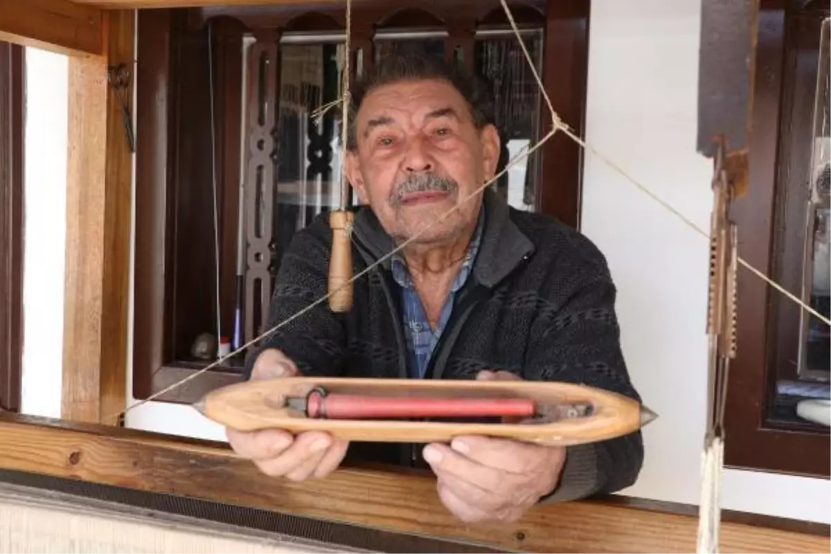 81 yaşındaki dokuma ustası, 67 yıldır ipliğe hayat veriyor
