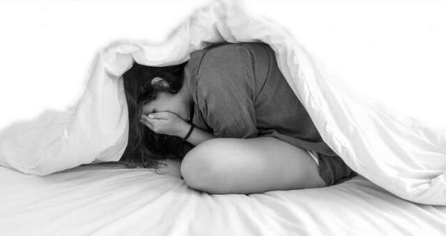 Anksiyete nedir? Anksiyete kimlerde görülür? belirtileri nelerdir? Anksiyete türleri nelerdir?