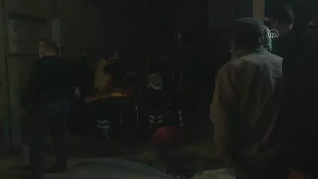 Arkadaşlar arasında çıkan kavgada 2 kişi bıçakla yaralandı Arkadaşlar arasında çıkan kavgada 2 kişi bıçakla yaralandı