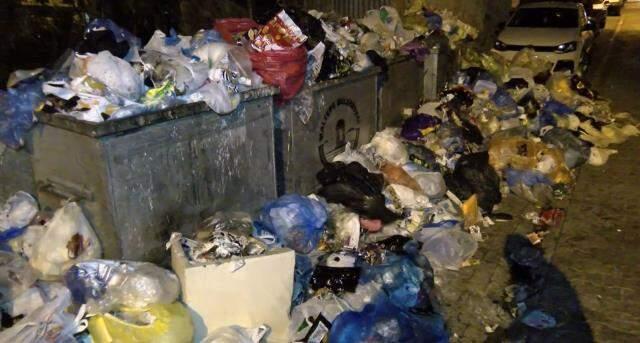 Bakan Kurum İBB'ye çağrı: Çöp toplayamıyorlarsa biz destek oluruz Bakan Kurum İBB'ye çağrı: Çöp toplayamıyorlarsa biz destek oluruz