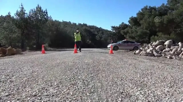 Çanakkale'de Kovid-19 tedbirleri kapsamında bir köy daha karantinaya alındı Çanakkale'de Kovid-19 tedbirleri kapsamında bir köy daha karantinaya alındı