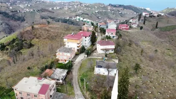 Cenazede 22 kişiye virüs bulaştırdı; mahalle ikinci kez karantinaya alındı (2) Cenazede 22 kişiye virüs bulaştırdı; mahalle ikinci kez karantinaya alındı (2)