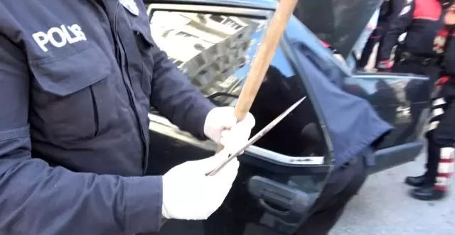 Son dakika haber! 'Dur' ihtarına uymayıp polise ateş eden sürücü, emniyeti alarma geçirdi Son dakika haber! 'Dur' ihtarına uymayıp polise ateş eden sürücü, emniyeti alarma geçirdi
