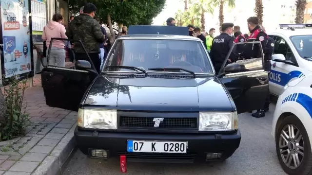 Son dakika haber! 'Dur' ihtarına uymayıp polise ateş eden sürücü, emniyeti alarma geçirdi Son dakika haber! 'Dur' ihtarına uymayıp polise ateş eden sürücü, emniyeti alarma geçirdi