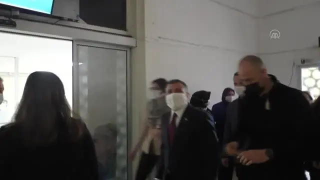 Düzce Valisi Atay sağlık çalışanlarını ziyaret etti Düzce Valisi Atay sağlık çalışanlarını ziyaret etti