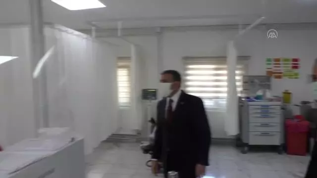 Düzce Valisi Atay sağlık çalışanlarını ziyaret etti Düzce Valisi Atay sağlık çalışanlarını ziyaret etti