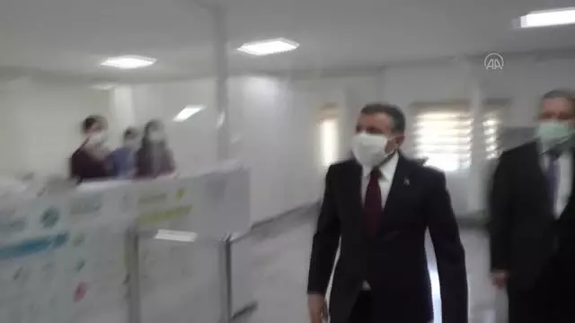 Düzce Valisi Atay sağlık çalışanlarını ziyaret etti Düzce Valisi Atay sağlık çalışanlarını ziyaret etti