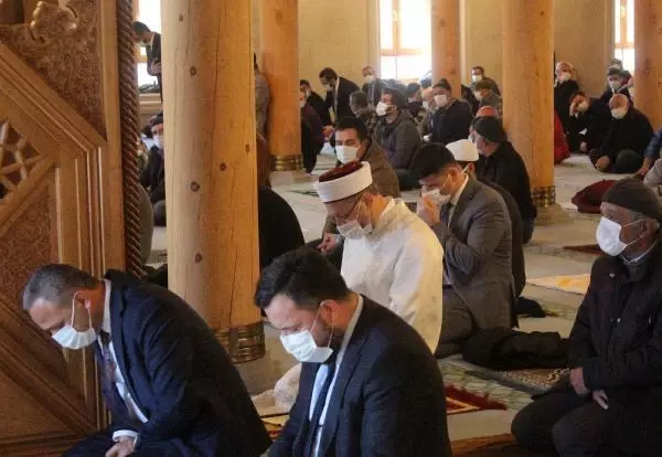 AFYONKARAHİSAR - Diyanet İşleri Başkanı Erbaş ziyaretlerde bulundu AFYONKARAHİSAR - Diyanet İşleri Başkanı Erbaş ziyaretlerde bulundu