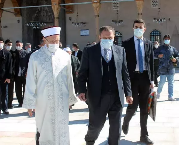 AFYONKARAHİSAR - Diyanet İşleri Başkanı Erbaş ziyaretlerde bulundu AFYONKARAHİSAR - Diyanet İşleri Başkanı Erbaş ziyaretlerde bulundu