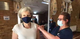 Son dakika haber... İngiltere eski Başbakanı Theresa May, koronavirüs aşısı oldu