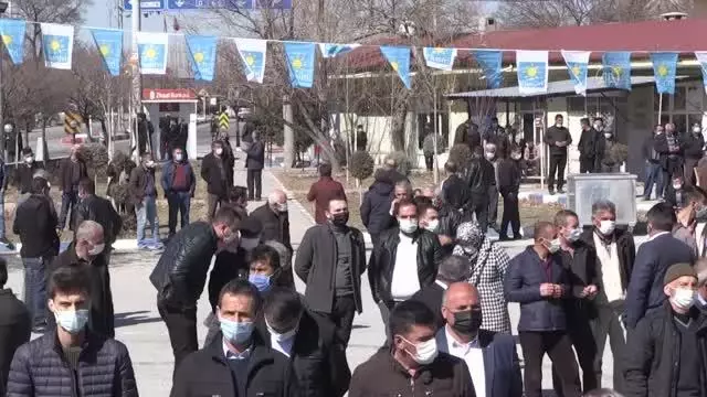 İYİ Parti Genel Başkan Yardımcısı Koray Aydın çiftçilerle buluştu İYİ Parti Genel Başkan Yardımcısı Koray Aydın çiftçilerle buluştu