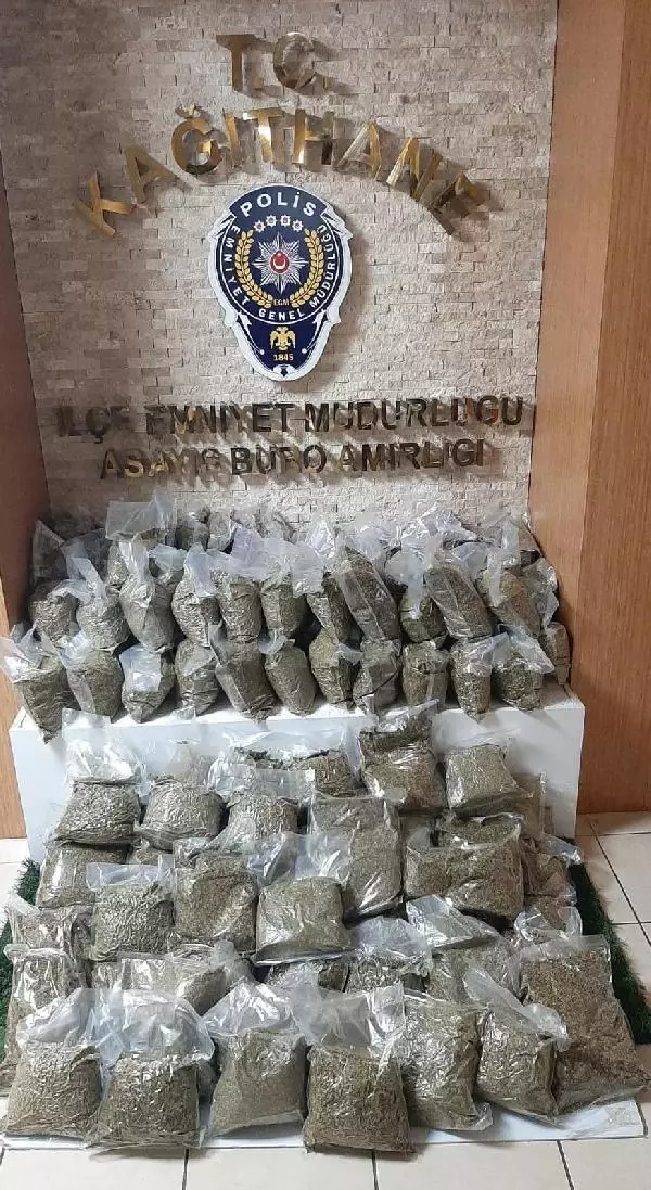 Kağıthane'de dört ayrı operasyonda 87 kilo uyuşturucu ele geçirildi Kağıthane'de dört ayrı operasyonda 87 kilo uyuşturucu ele geçirildi