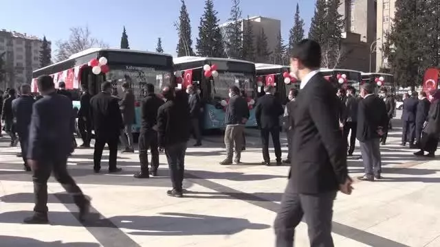 KAHRAMANMARAŞ - Büyükşehir Belediyesi araç filosuna 5 yeni otobüs kattı KAHRAMANMARAŞ - Büyükşehir Belediyesi araç filosuna 5 yeni otobüs kattı