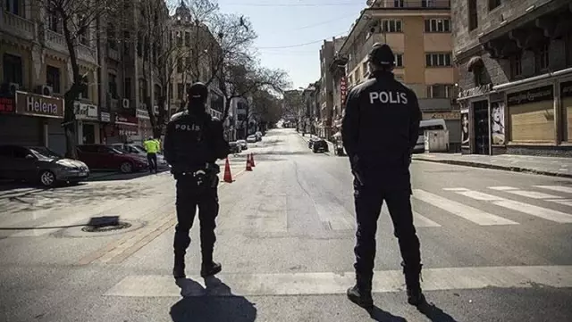 Karadeniz kırmızı alarm veriyor! Vaka haritasındaki 'çok yüksek riskli' 19 yerleşim yeri karantinada Karadeniz kırmızı alarm veriyor! Vaka haritasındaki 'çok yüksek riskli' 19 yerleşim yeri karantinada
