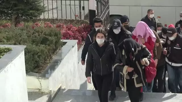Son dakika haber! Kocaeli merkezli 4 ilde sahte para operasyonu: 17 gözaltı Son dakika haber! Kocaeli merkezli 4 ilde sahte para operasyonu: 17 gözaltı
